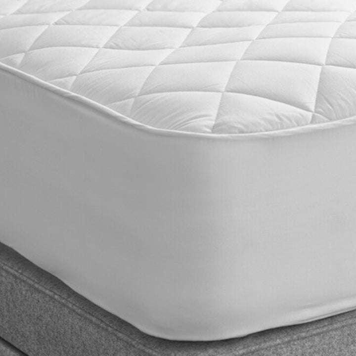 Vispring Luxury Skirted Mattress Protector