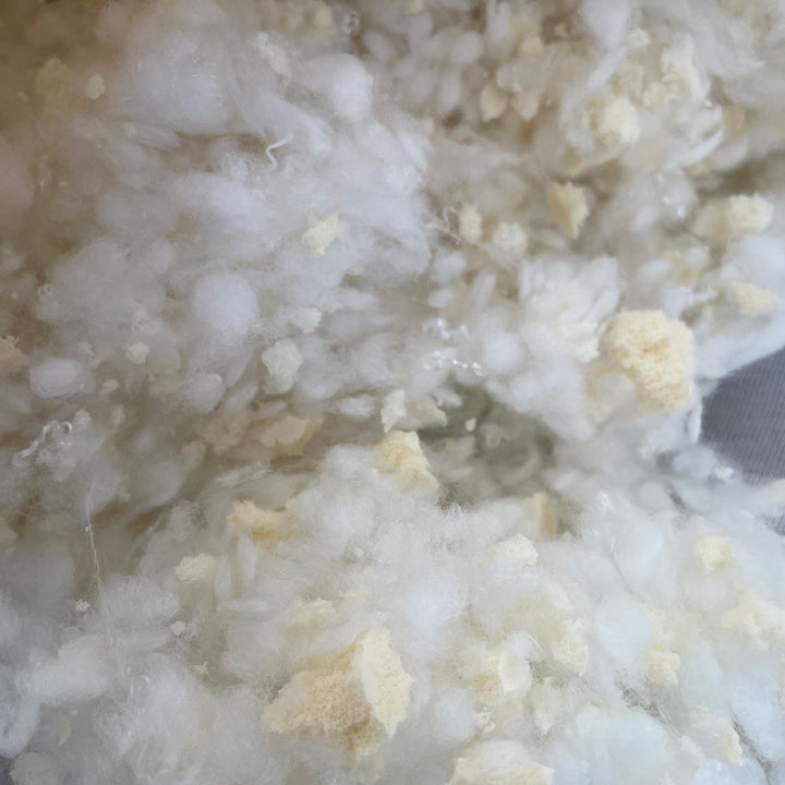 Close up view point Judith Natural Shredded Latex-Tencel™ Pillow Organic Wool 