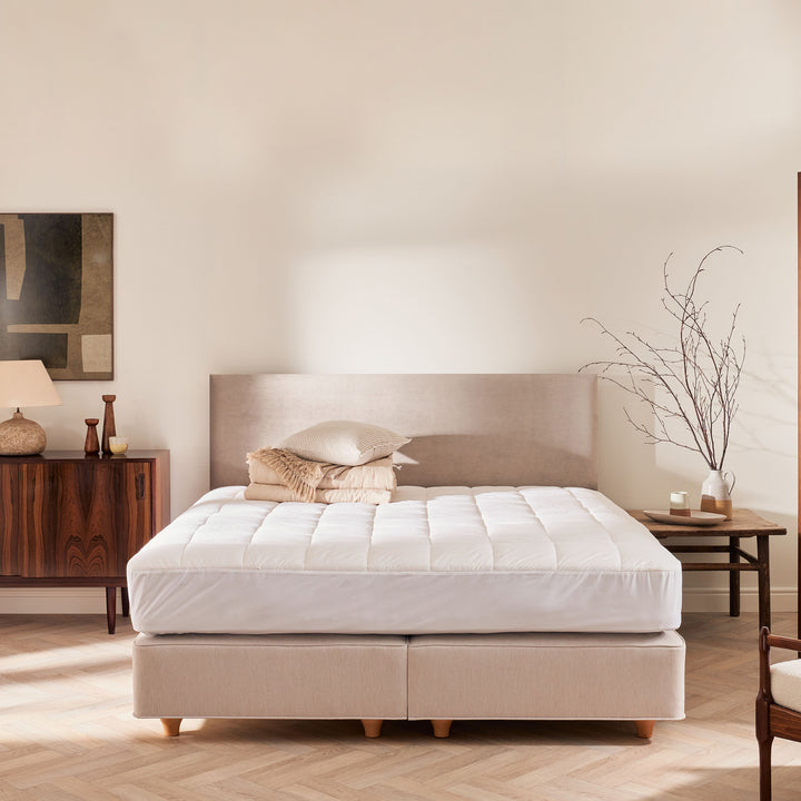 Vispring Luxury Skirted Mattress Protector