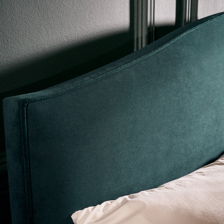 Vispring Iris Headboard close-up detail shot.
