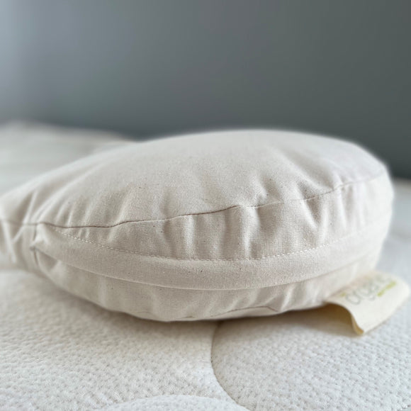 https://www.theorganicmattress.com/cdn/shop/products/Pregnancypillowfrontview10.28.22_580x.jpg?v=1668715222